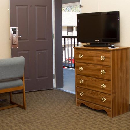 Cottonwood Inn & Suites Phillipsburg Habitación foto