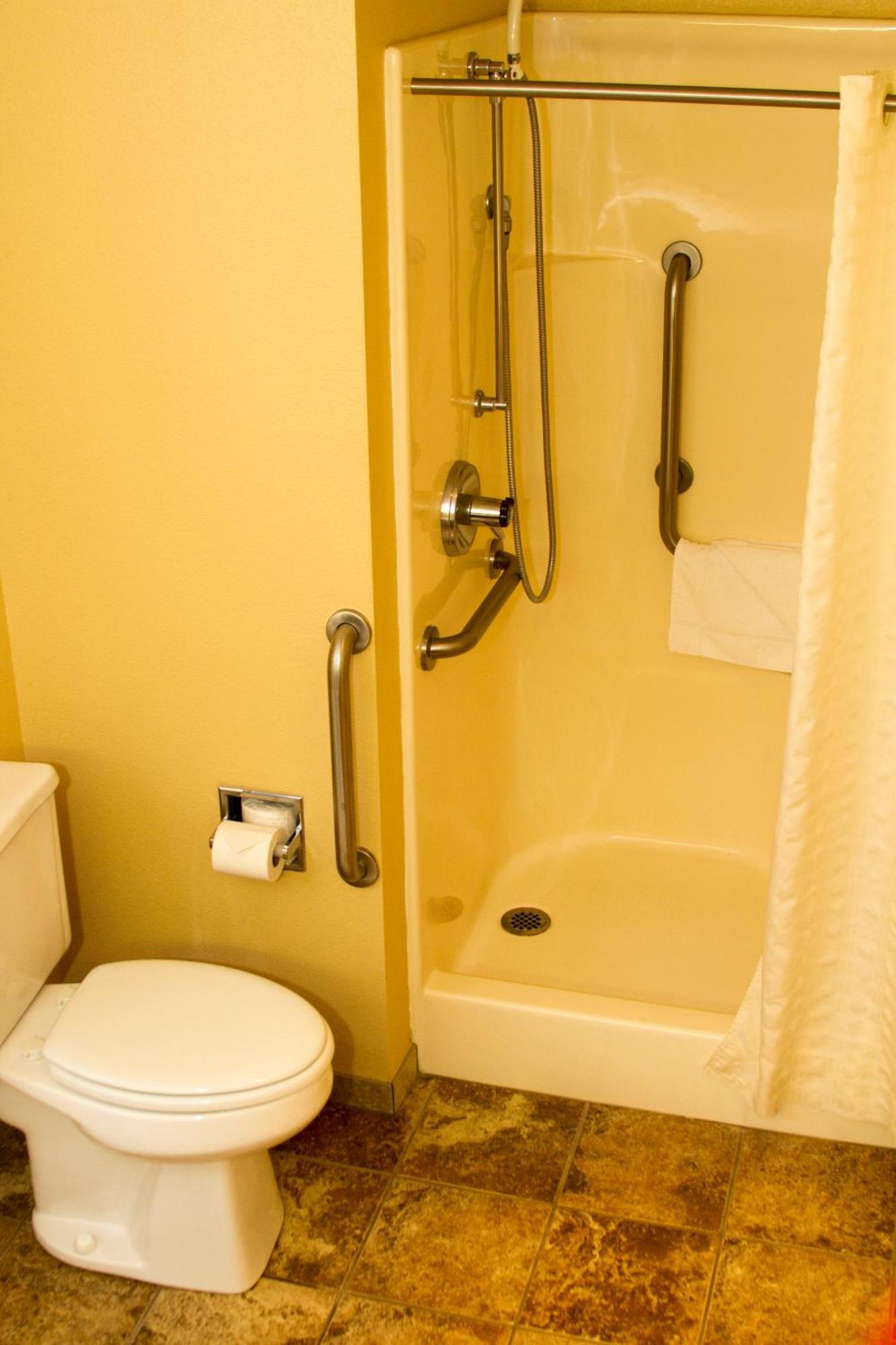 Cottonwood Inn & Suites Phillipsburg Habitación foto