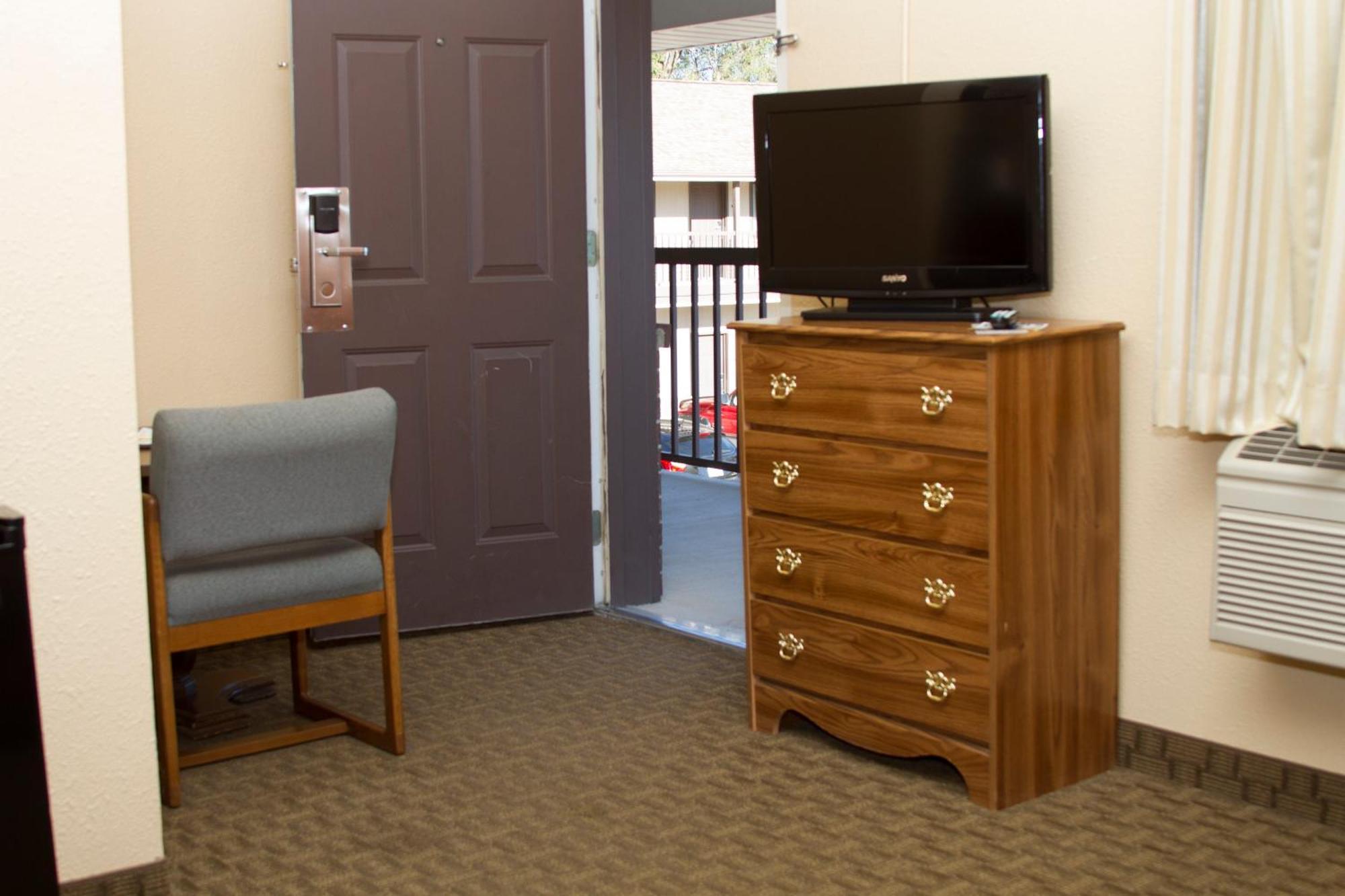 Cottonwood Inn & Suites Phillipsburg Habitación foto